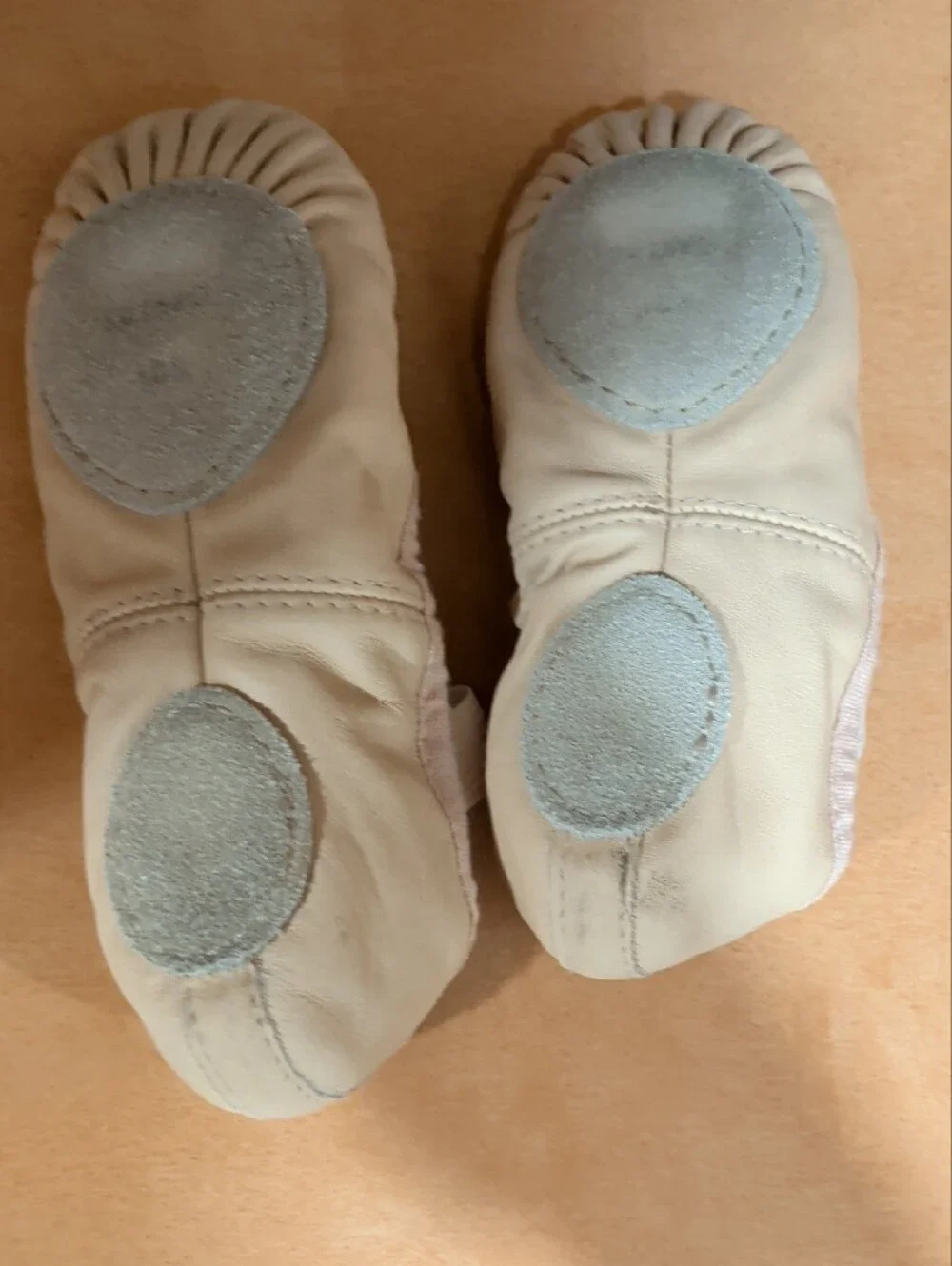 Bloch Kids Ballet Slippers in Beige with Elastic Strap